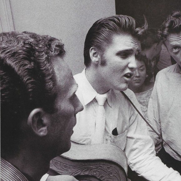 Life Magazine Special Edition 2009: Remembering Elvis - The King at 75 - Picture 7 of 9